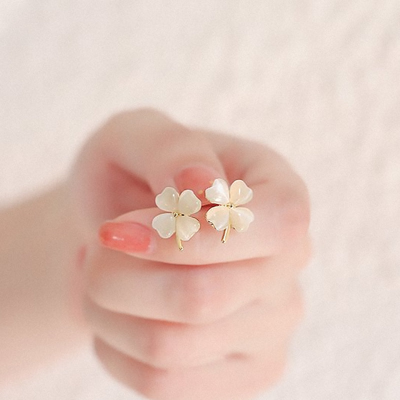 BowLift | Heart-shaped Opal Lucky Four Leaf Clover Earrings