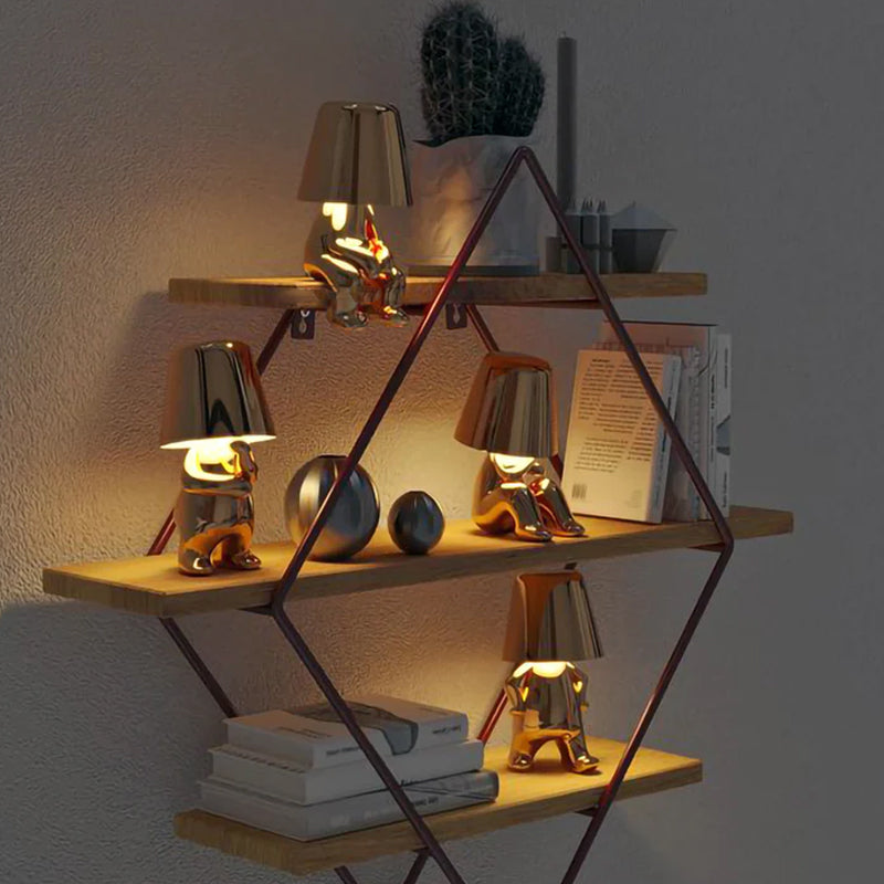 BowLift | Thinker Little Golden Man Table Lamp