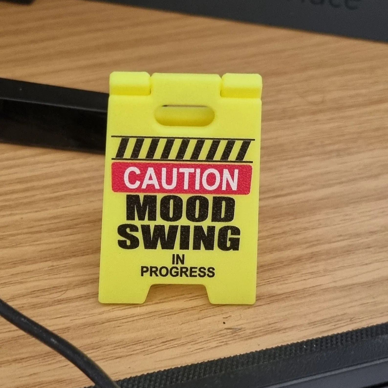 BowLift | Funny Desk Hazard-Warning Sign