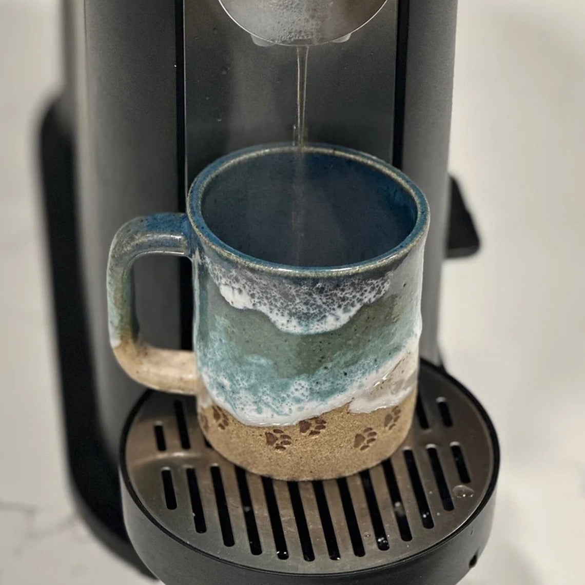 BowLift | Paw Print Ocean Coastline Mug