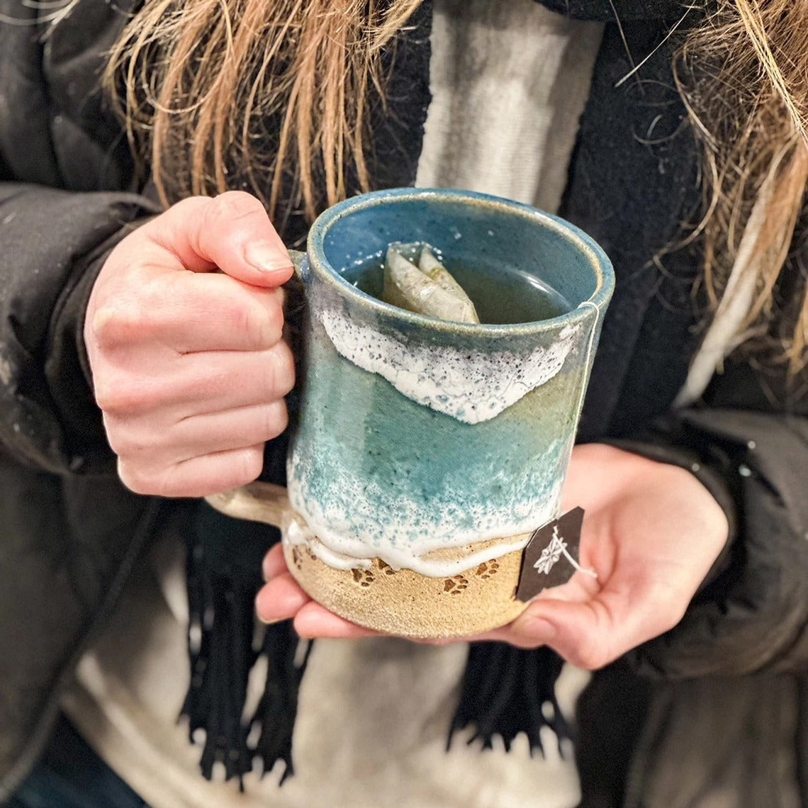 BowLift | Paw Print Ocean Coastline Mug