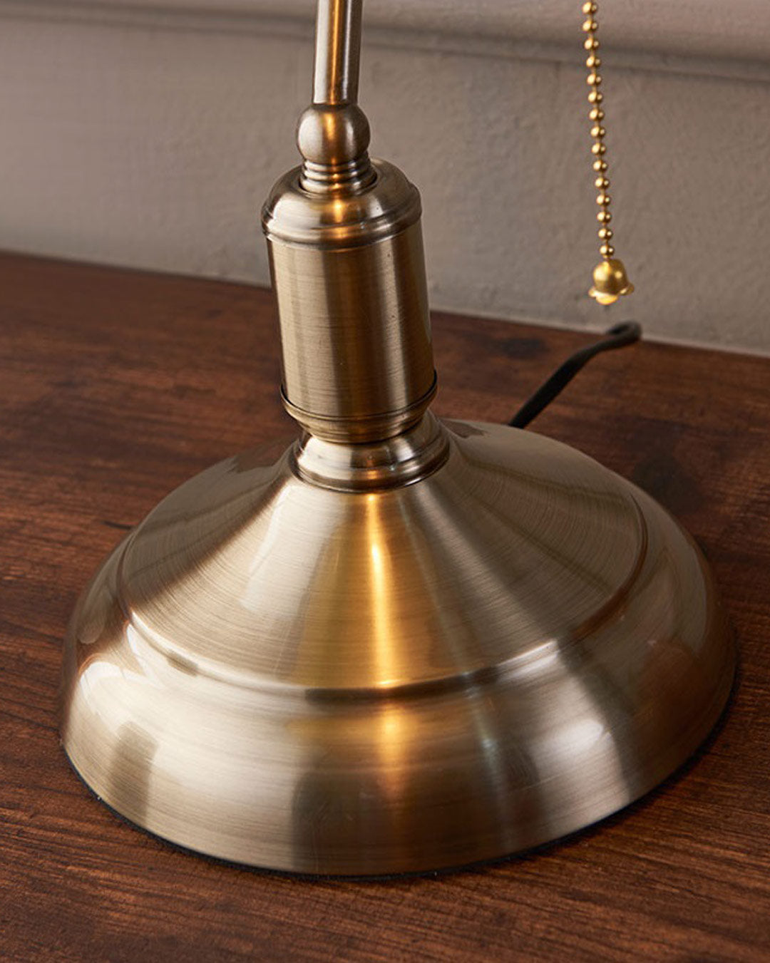 BowLift | Classic Banker Lamp