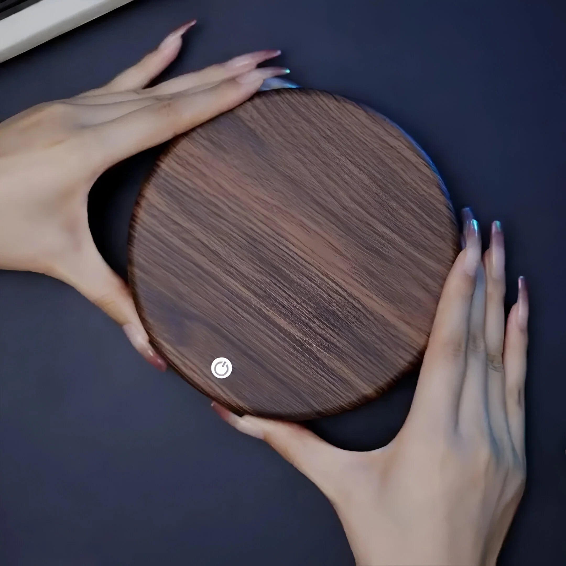 LumiFloat – Magnetic Floating Table Lamp
