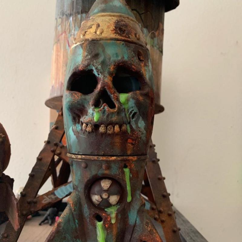 BowLift | Resin Skull Bomb Ornament
