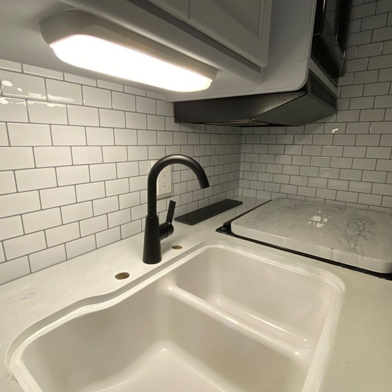 BowLift | Plastic Peel & Stick Subway Tile Modern Easy Peel & Stick Subway Tile
