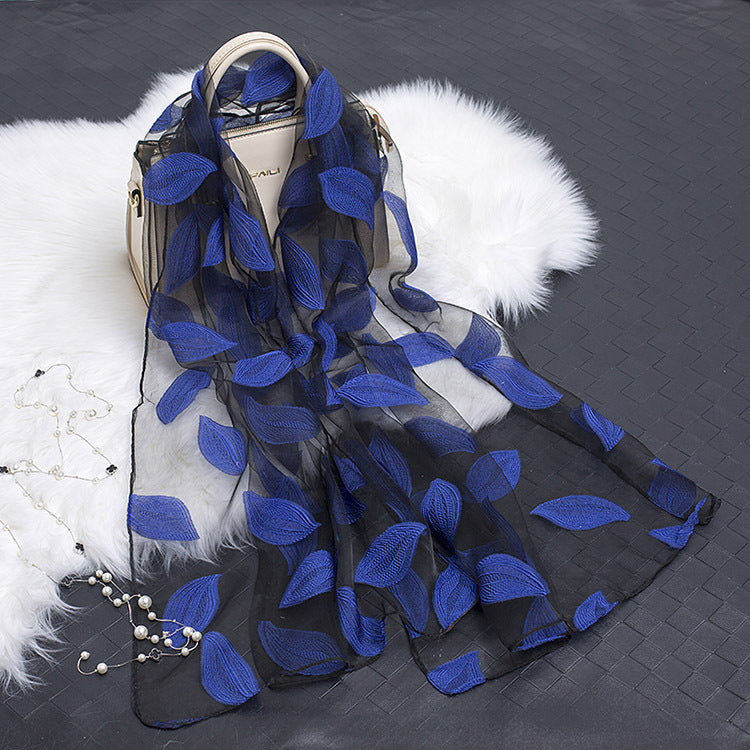 BowLift | Silk scarf with cut flowers hollow motif