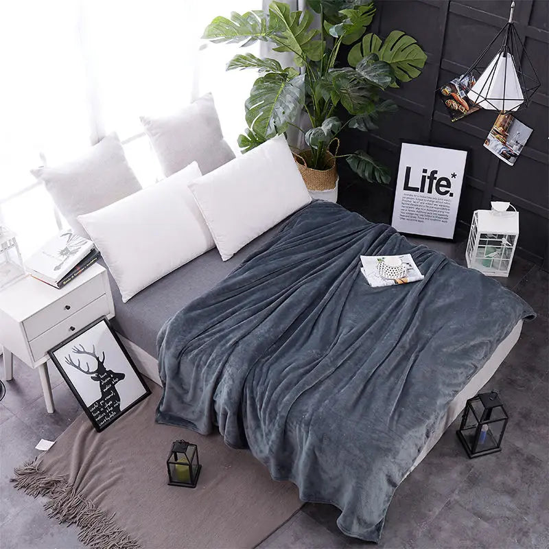 BowLift | Maxime | Cozy Fleece Blanket for All Seasons - Extra Soft and Warm