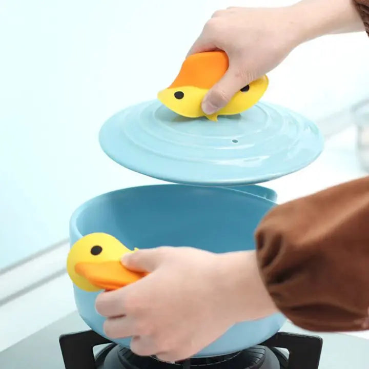 BowLift | Yellow Ducks heat-resistant silicone mat