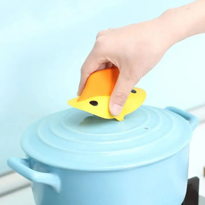 BowLift | Yellow Ducks heat-resistant silicone mat