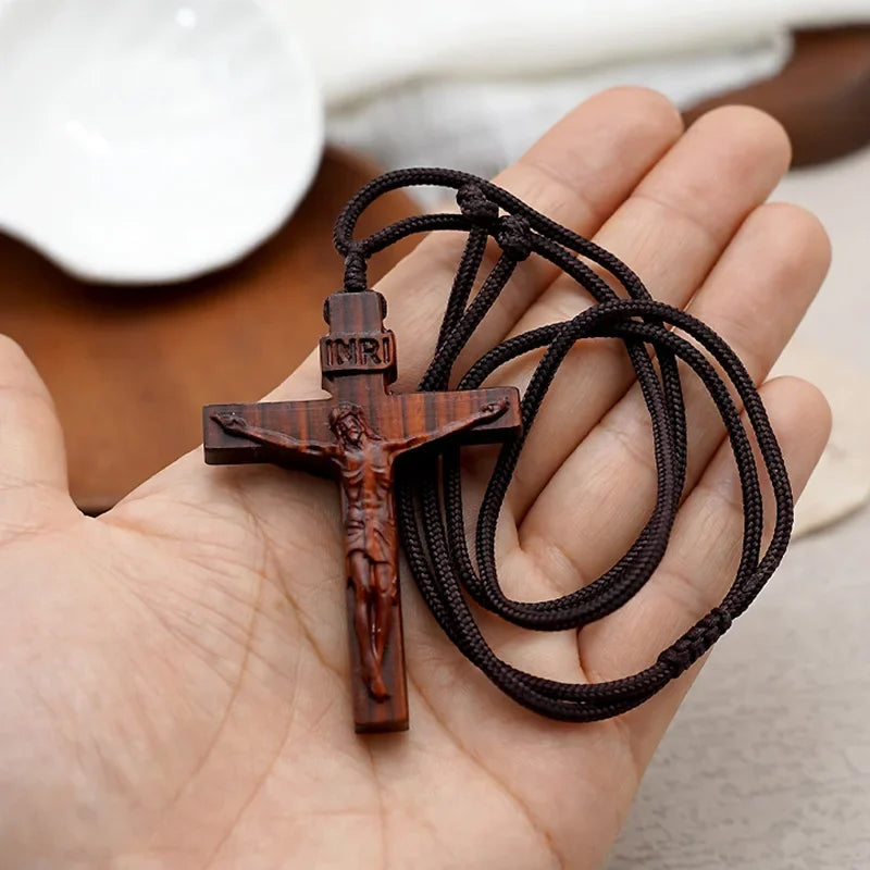 BowLift | Jesus-Cross-Necklace made of Wood