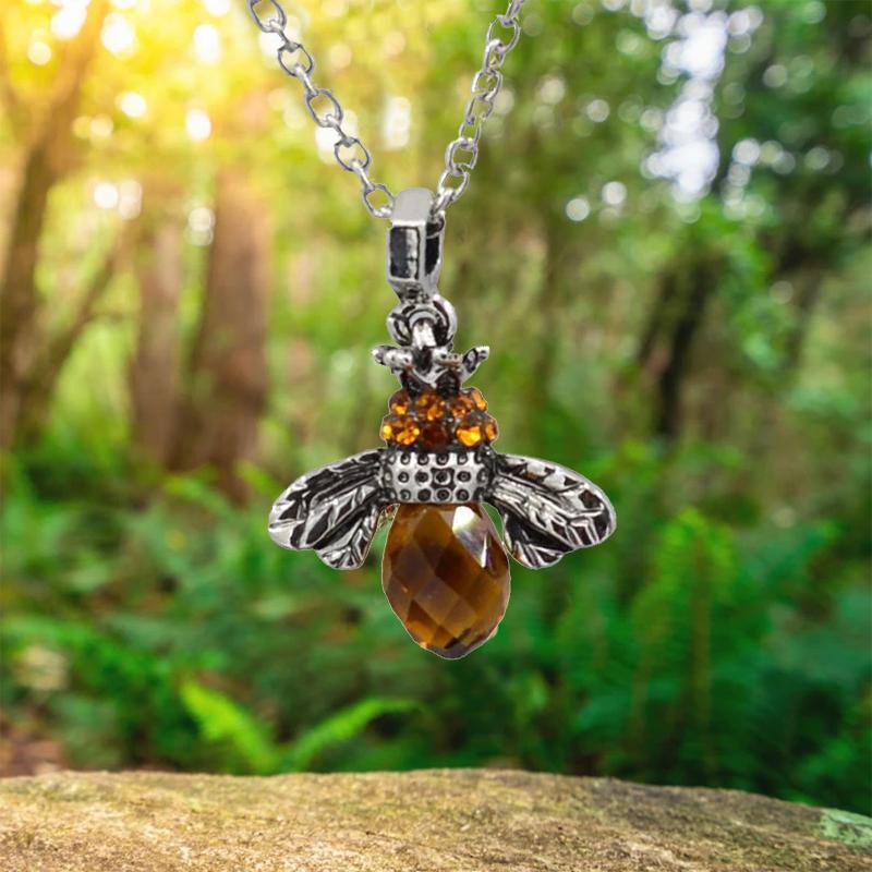 BowLift | "Dancing Bee" Necklace