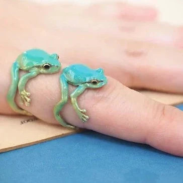 BowLift | FrogGlam - Elegant Tree Frog Ring & Earrings