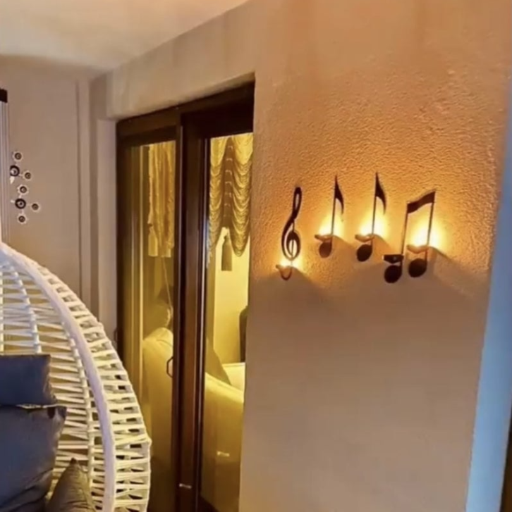 BowLift | Candle holder with notes