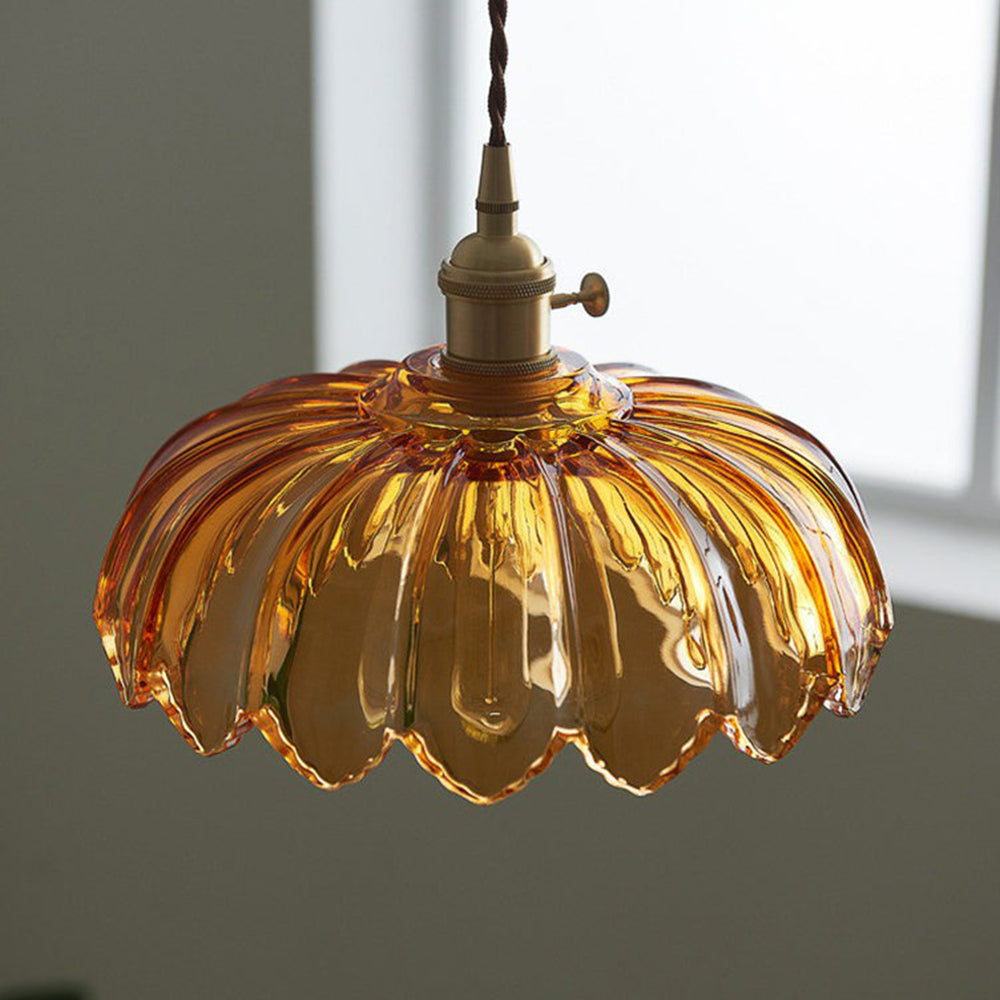 BowLift | Glass light that delights with details!