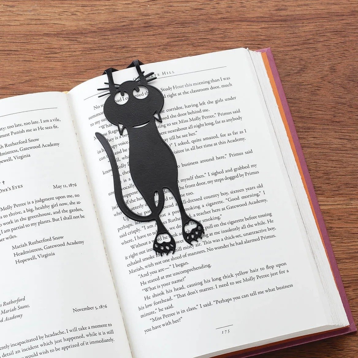 BowLift | Curious Cat Bookmark- Locate Reading Progress With Cute Cat Paws