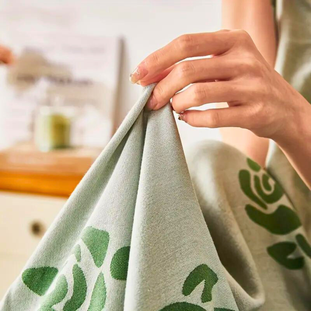 BowLift | Bamboo Fiber Rose Cooling Blanket