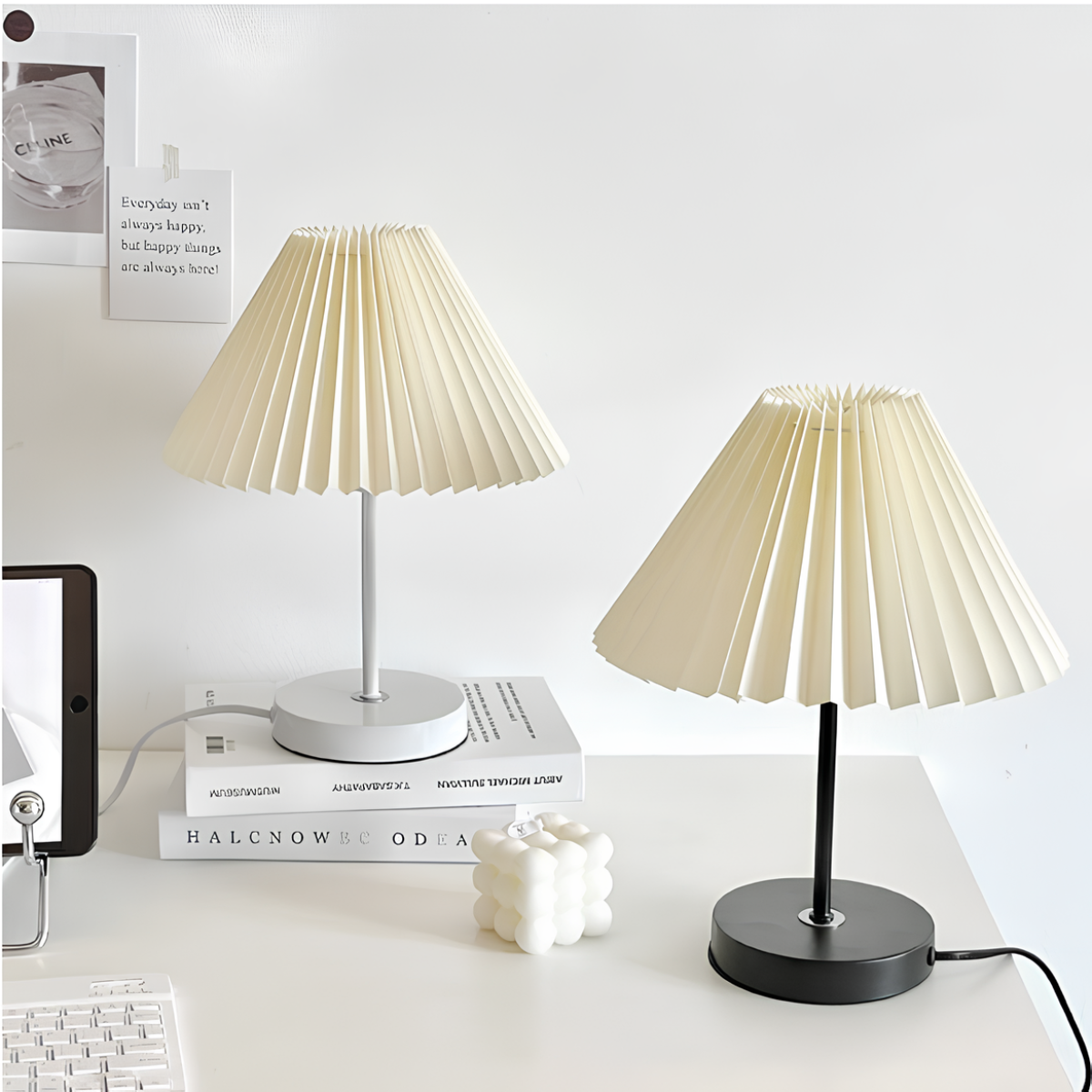 BowLift | Pleatique Table Lamp