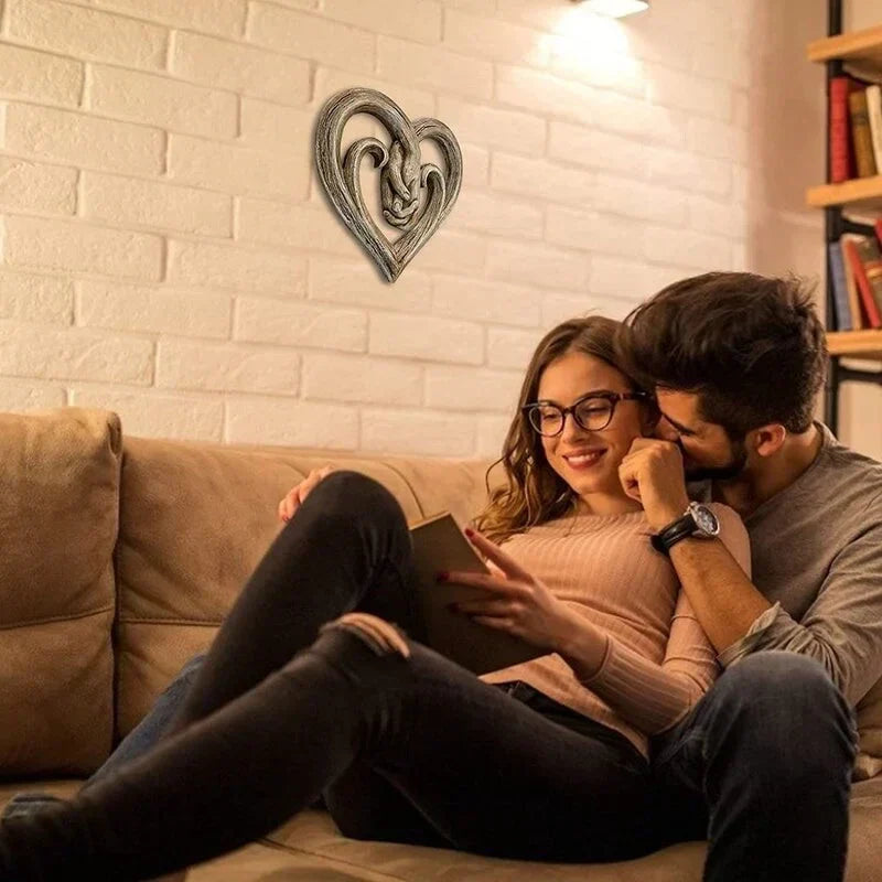 BowLift | Wooden wall decoration in heart shape