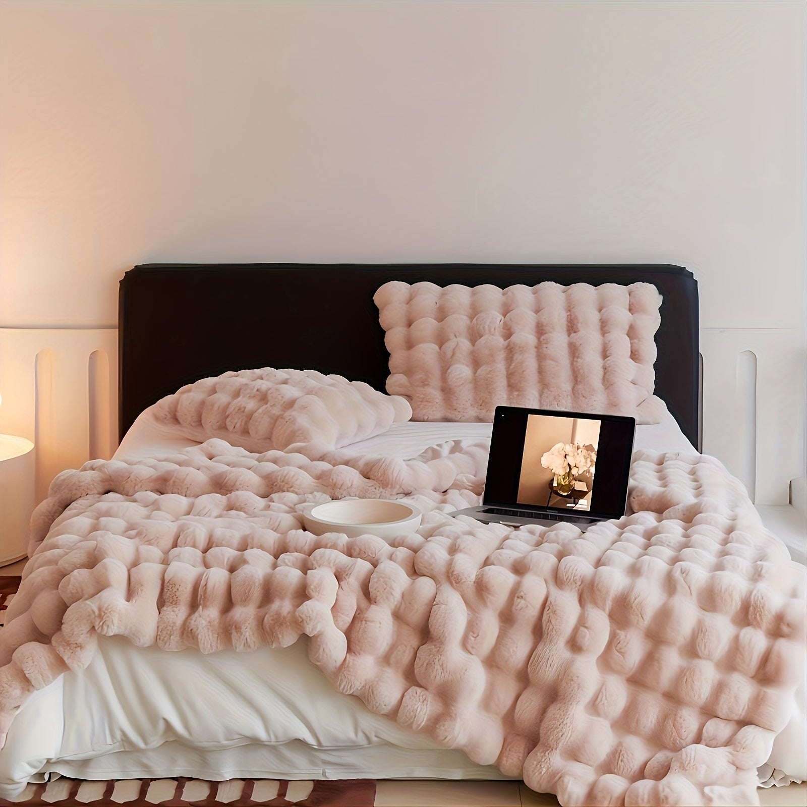 BowLift | Premium Fleece Blanket with Elegant Design
