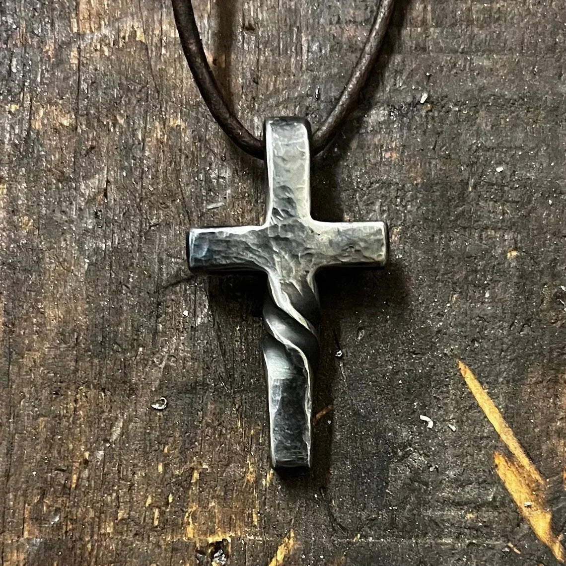 BowLift | Handcrafted - Cross Necklace