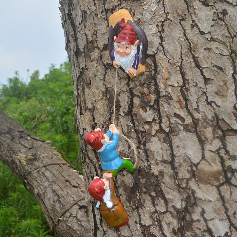 BowLift | Gnome Climbing Ornament