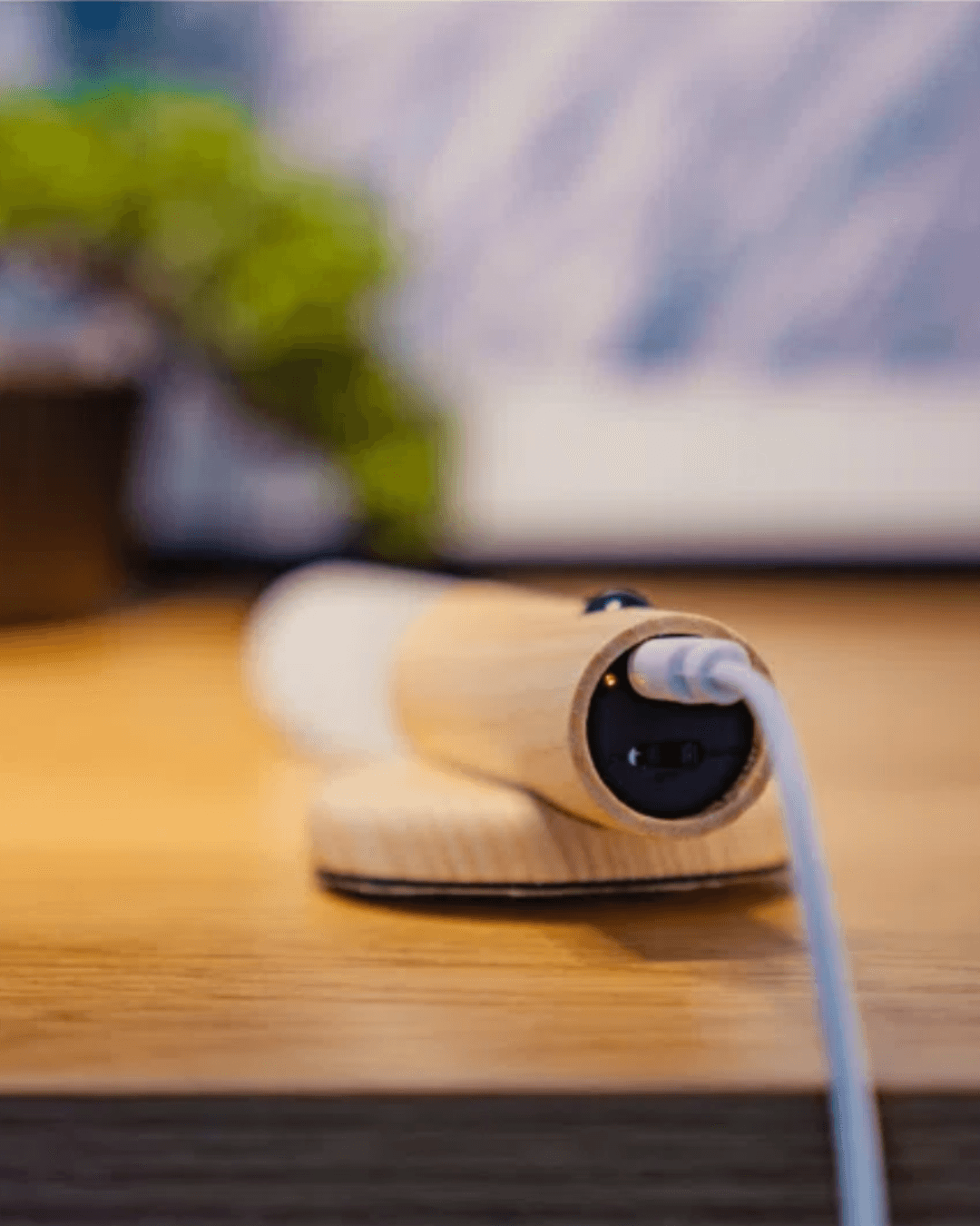 BowLift | Wireless Wooden Wall-Mounted Sconce