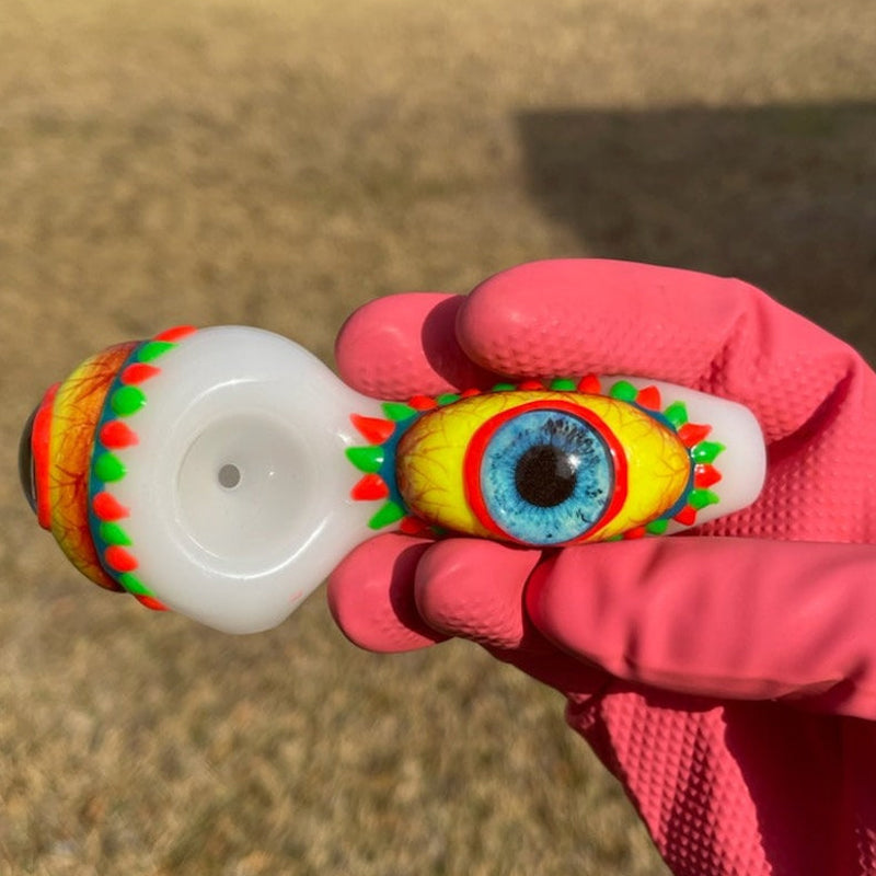 BowLift | Tobacco pipe in eye shape