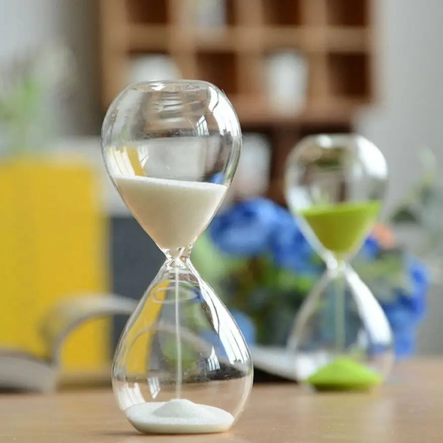 BowLift | Creative transparent hourglass made of glass