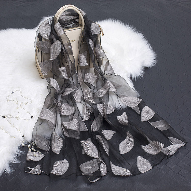 BowLift | Silk scarf with cut flowers hollow motif