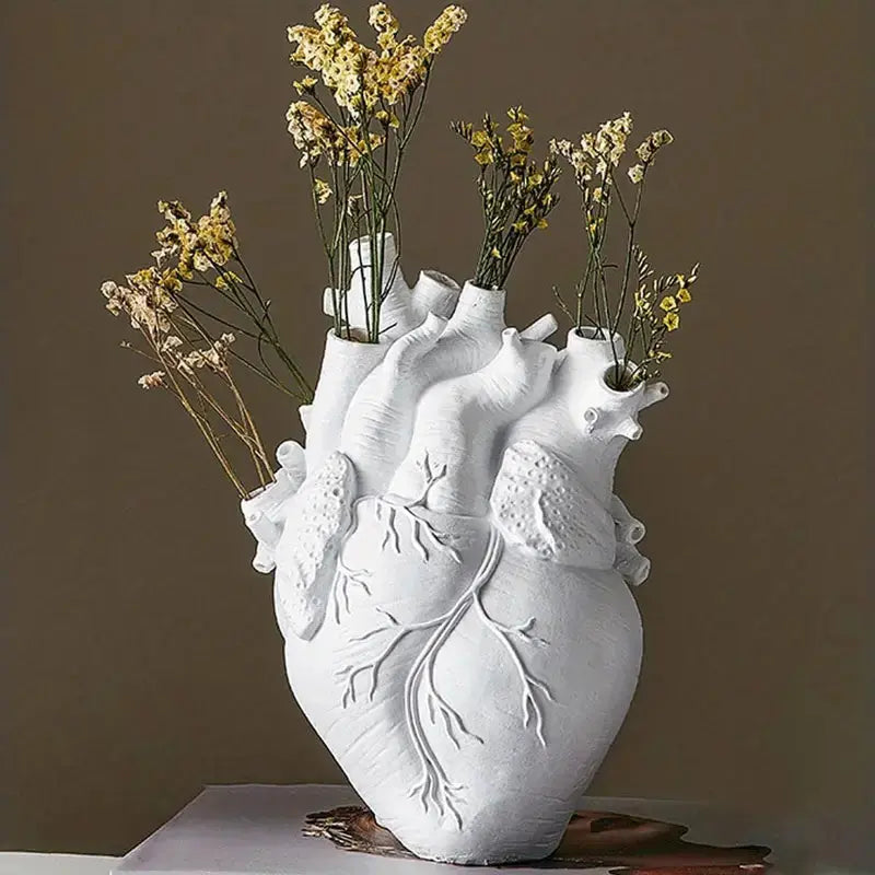 BowLift | Dorsø - Ceramic Heart Vase