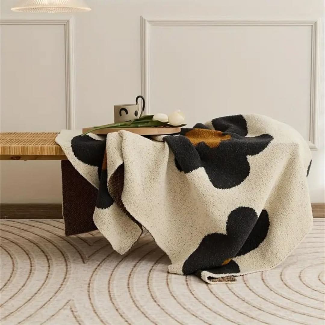 BowLift | CAS - Knitted blanket with floral pattern