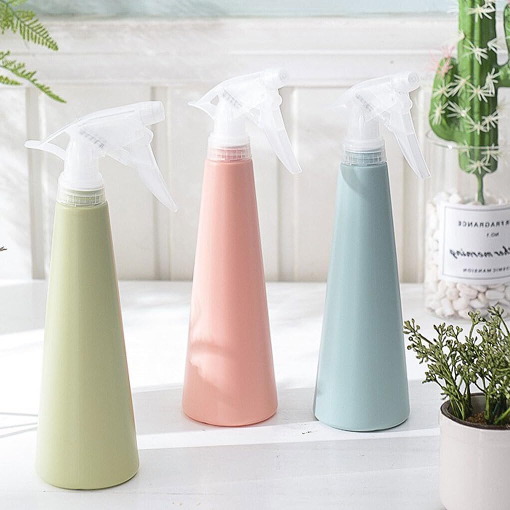BowLift | Plant spray bottle in modern design for precise plant watering