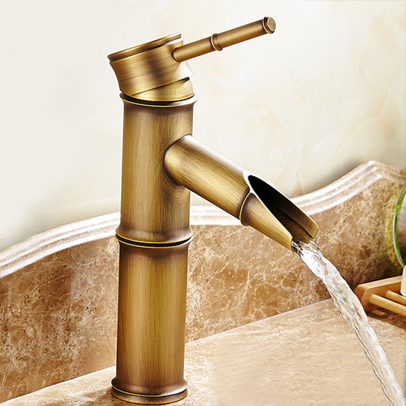 BowLift | Country style single hole basin faucet with a lever handle