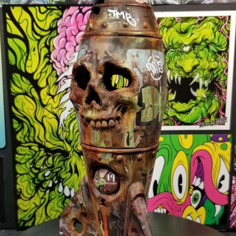 BowLift | Resin Skull Bomb Ornament
