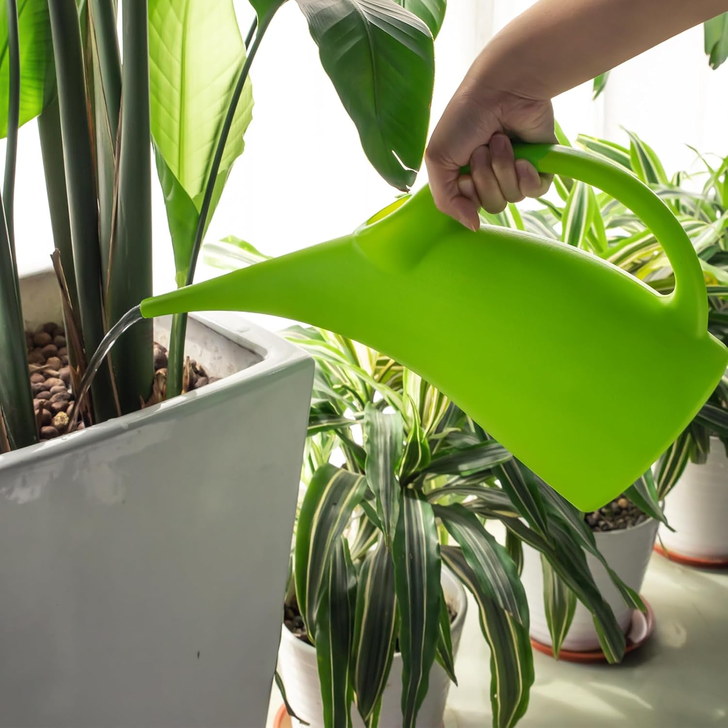 BowLift | Practical watering can for the garden – Ergonomic design and easy handling