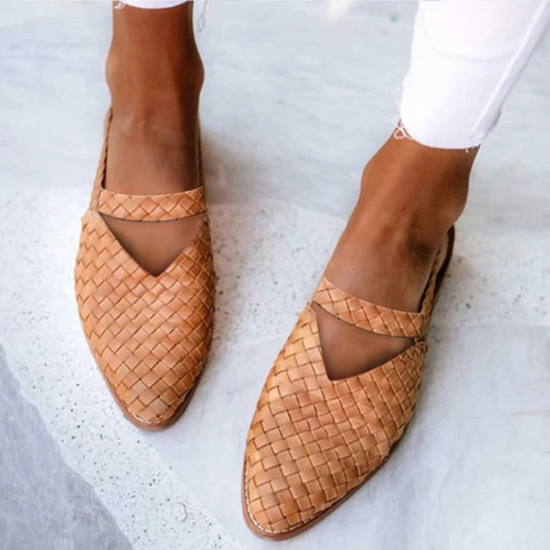 Pointed Toe Flats with Soft Lining and Elegant Finish