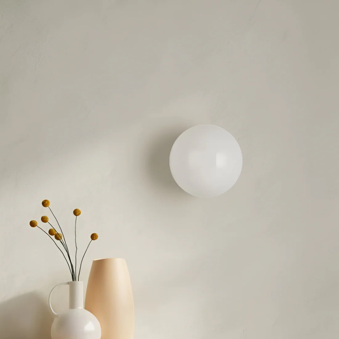 BowLift | Pietas – Elegant Glass Wall Light for Modern Interiors