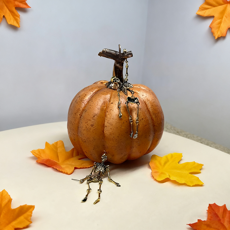 BowLift | Halloween decorative skull earrings