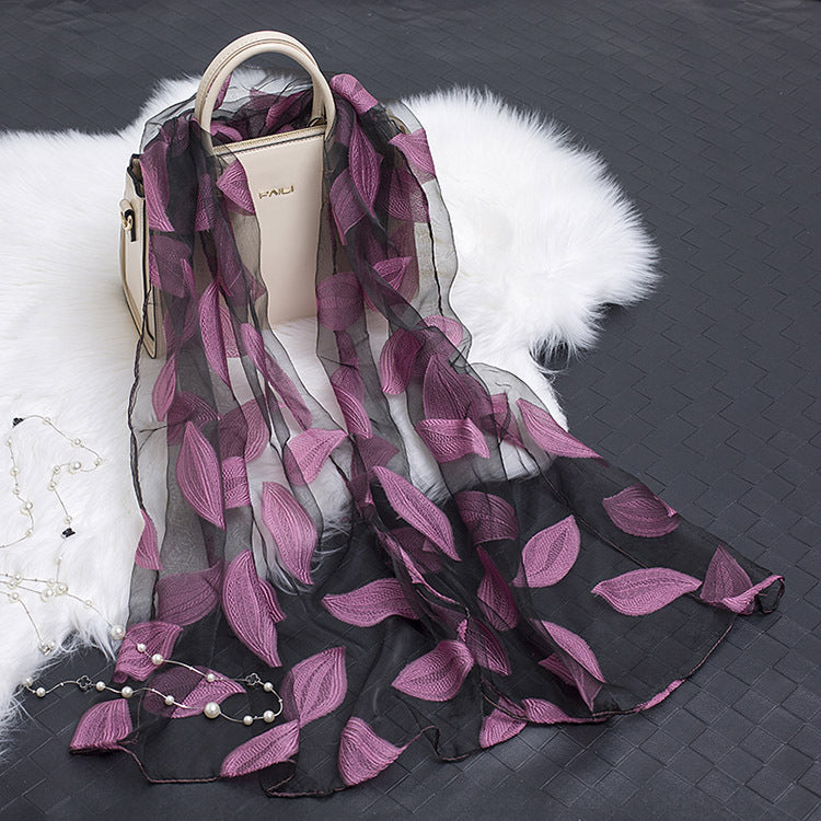 BowLift | Silk scarf with cut flowers hollow motif