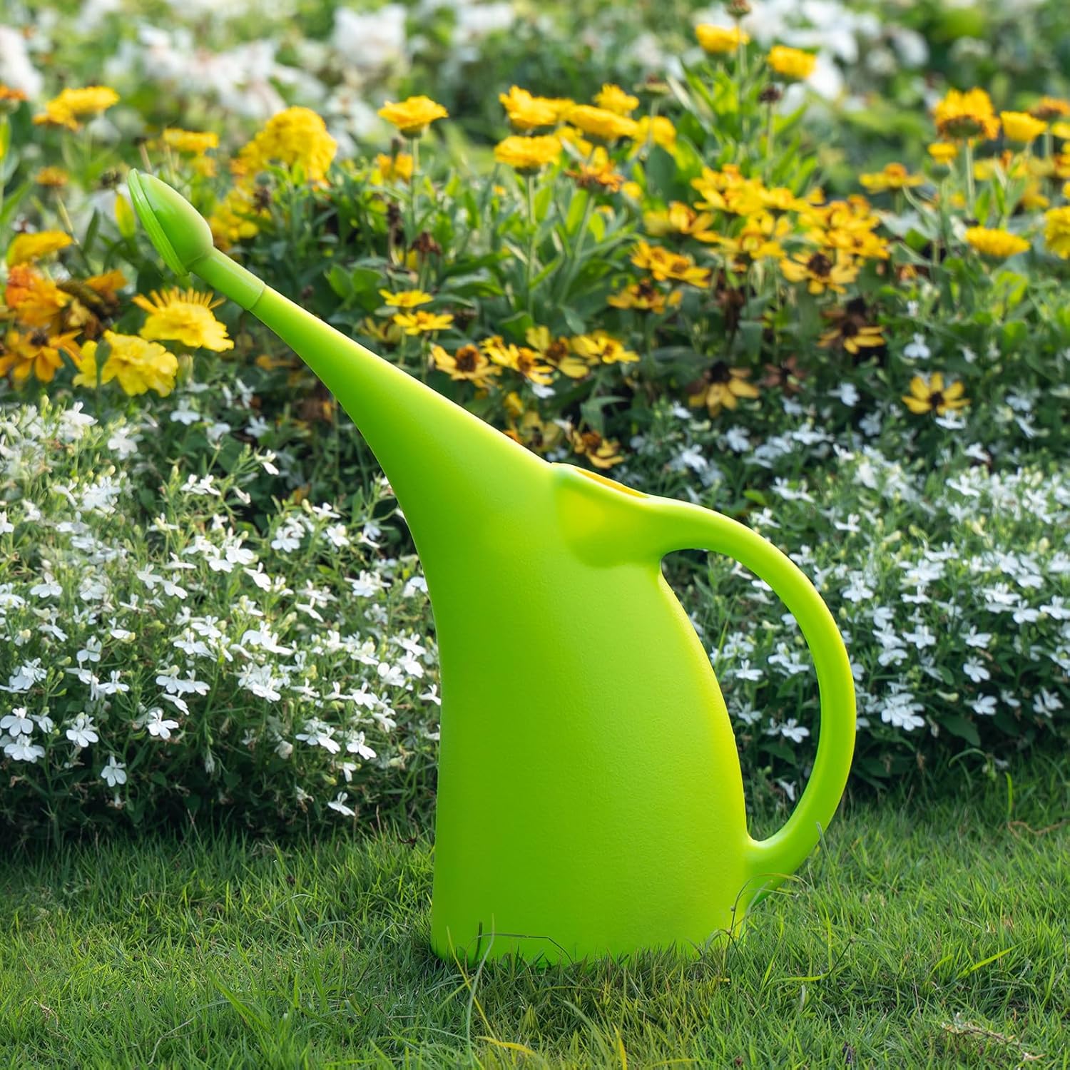BowLift | Practical watering can for the garden – Ergonomic design and easy handling