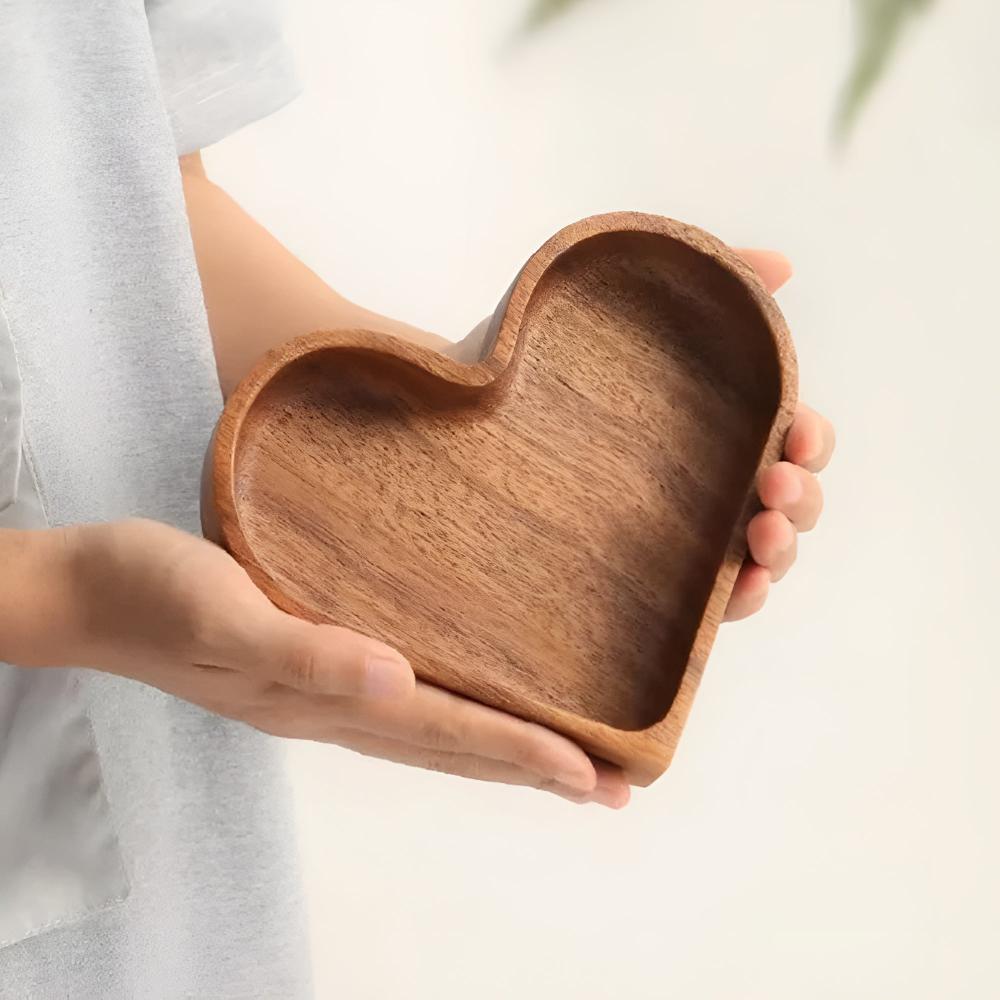 BowLift | Heart-Shaped Wooden Snack Tray | 4 pcs