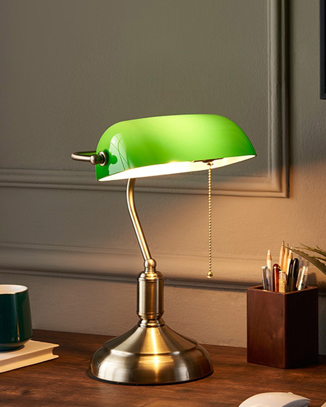 BowLift | Classic Banker Lamp