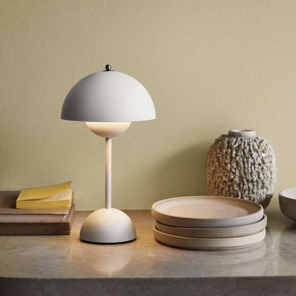 BowLift | Adjustable brightness flower pot lamp - Italian rechargeable table lamp VP3