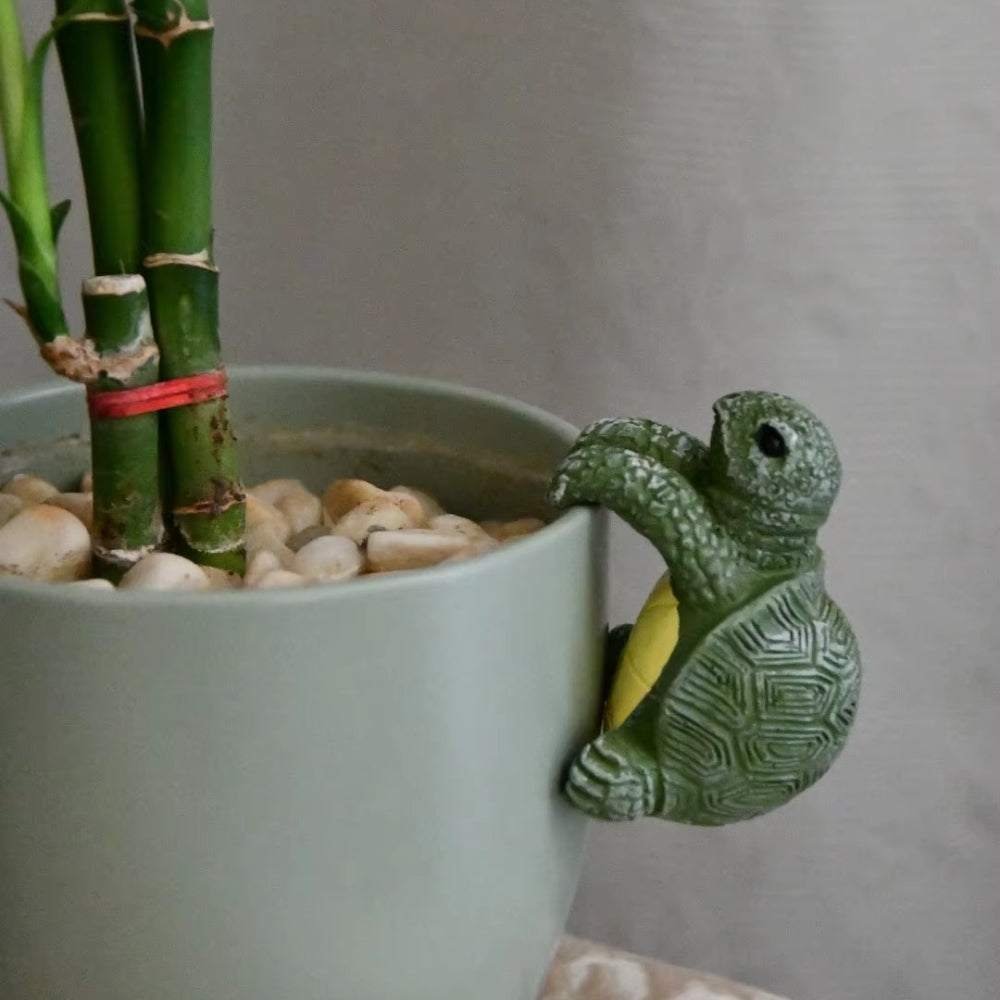 BowLift | Arden Hanging Turtle Resin Pot Ornament