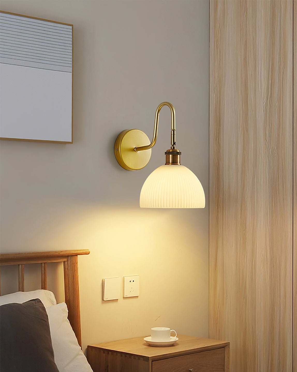 BowLift | HeritageBeam – Classic Wall Lamp with Luxe Elegance