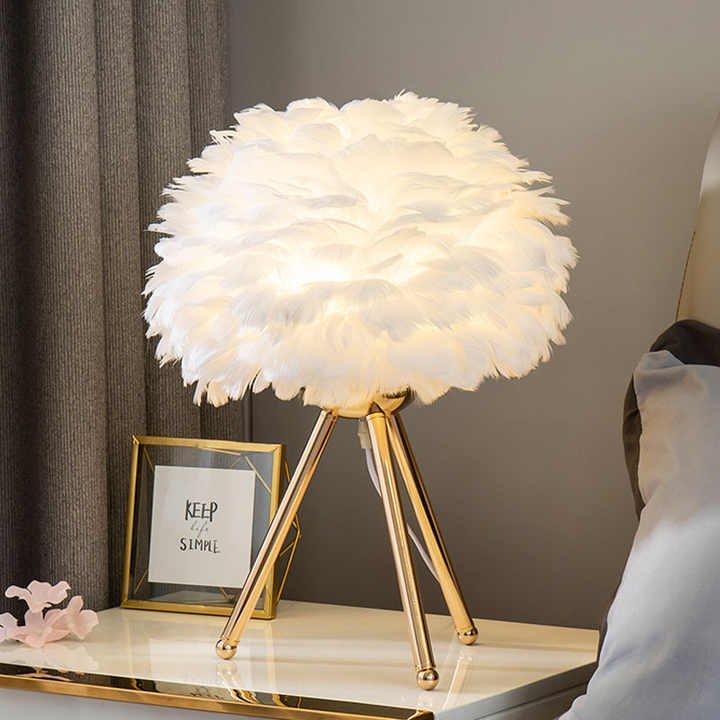 BowLift | Blossom Table Lamp – Elegant Feather Design with Dimmable Light
