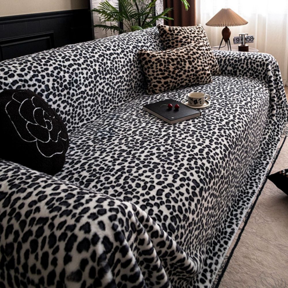 BowLift | Cozy Leopard Print Sofa Cover