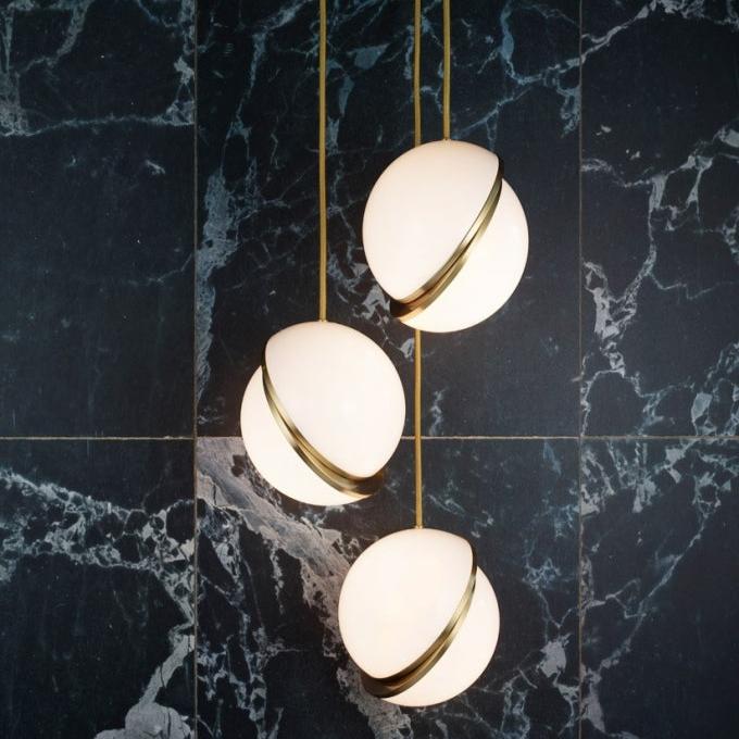 BowLift | AstralAura – Crescent Moon Pendant Illumination