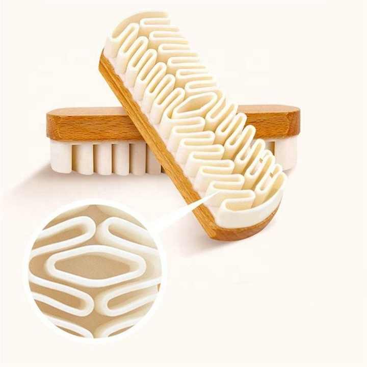 BowLift | Gentle Rubber Shoe Brush