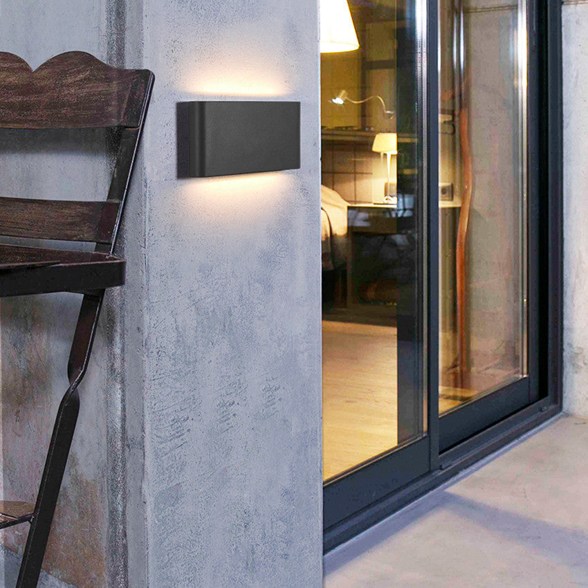 BowLift | GuardGlow – Waterproof Wall Lamp with Weather-Resistant Design